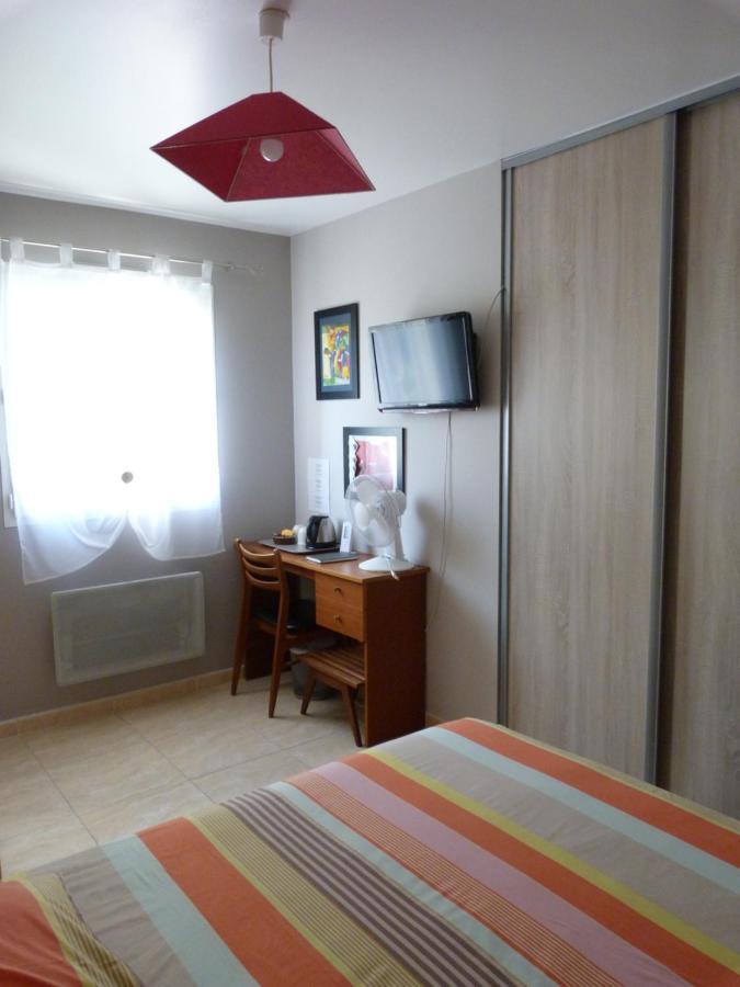 Chez Patrick Roujan Bed & Breakfast Екстериор снимка