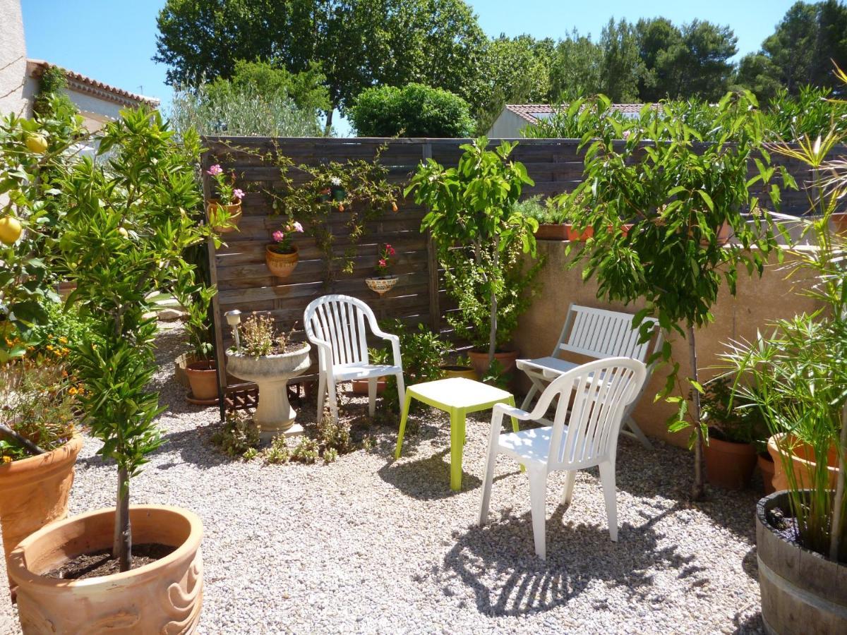 Chez Patrick Roujan Bed & Breakfast Екстериор снимка