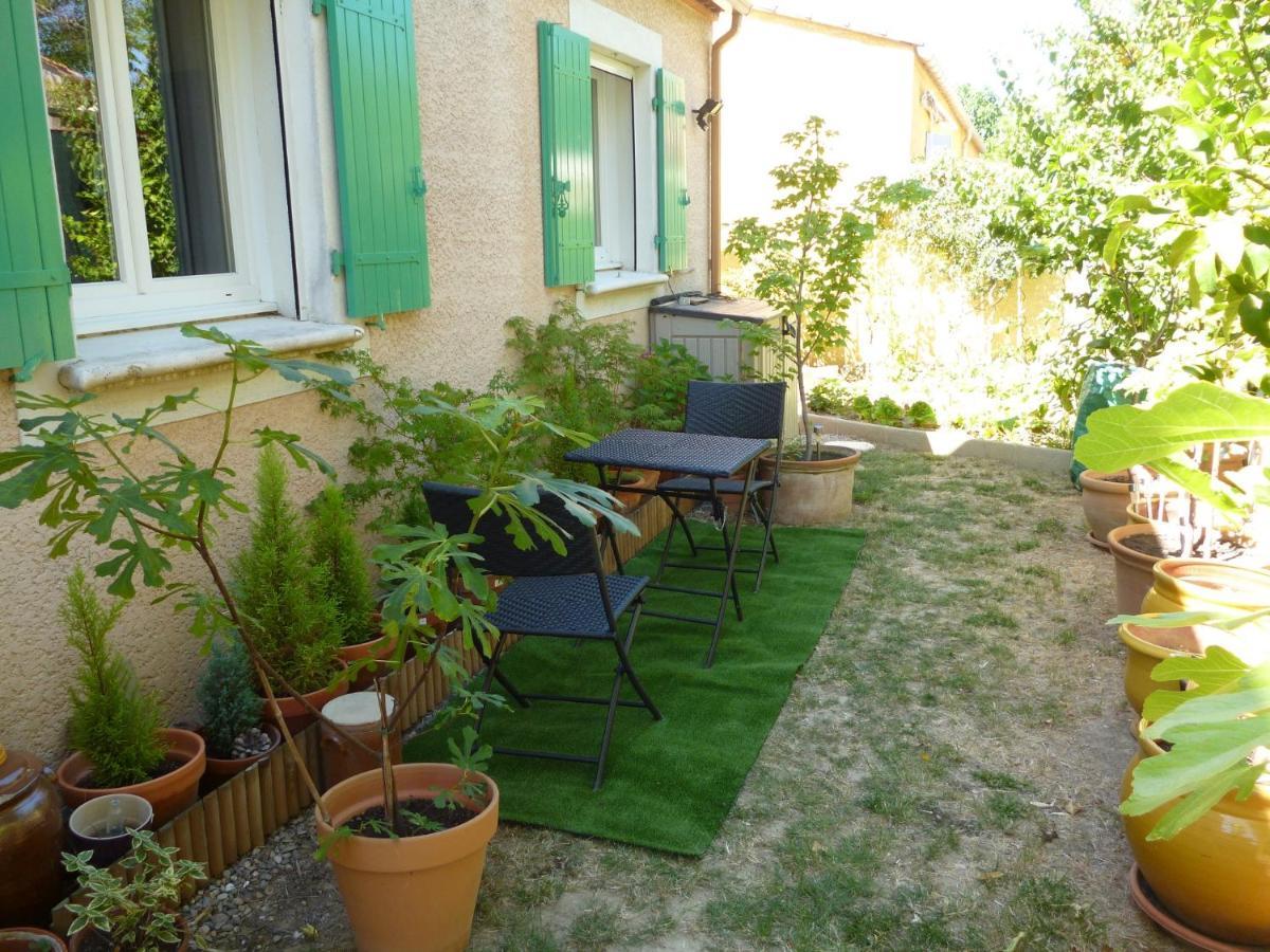 Chez Patrick Roujan Bed & Breakfast Екстериор снимка