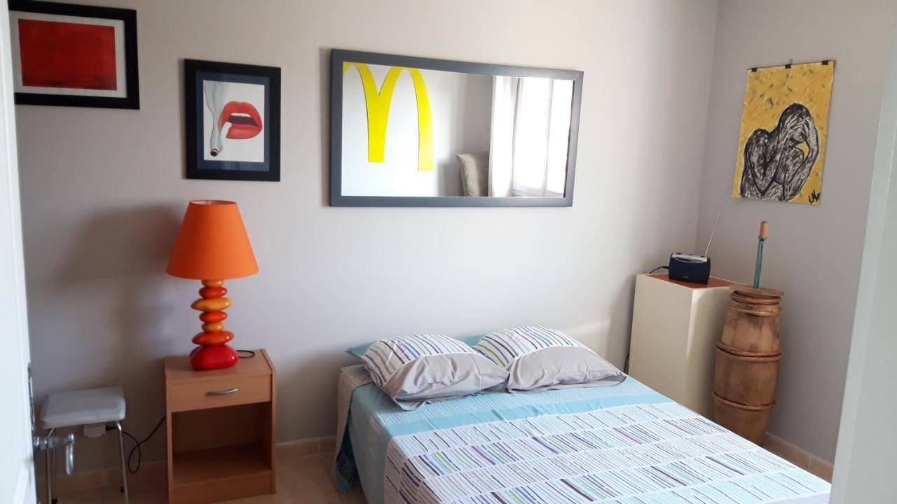 Chez Patrick Roujan Bed & Breakfast Екстериор снимка